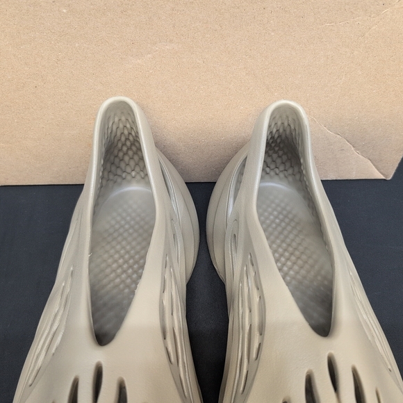 Adidas Yeezy Foam Runner Men\'s Slip On Shoes US 14 Stone Taupe ID4752 main image 12